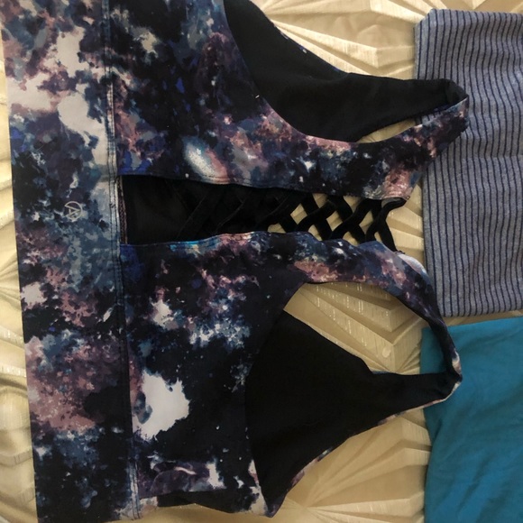 A lot of Workout Gear - 5 Legging-XS & 5 tops size small - EUC - Picture 3 of 15